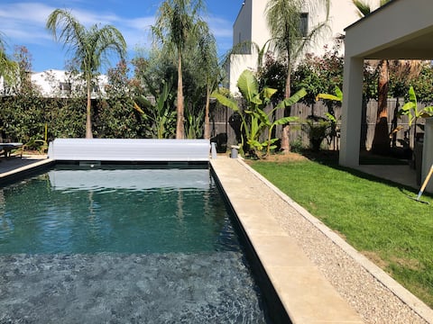 Villa with private pool, air conditioning and fireplace