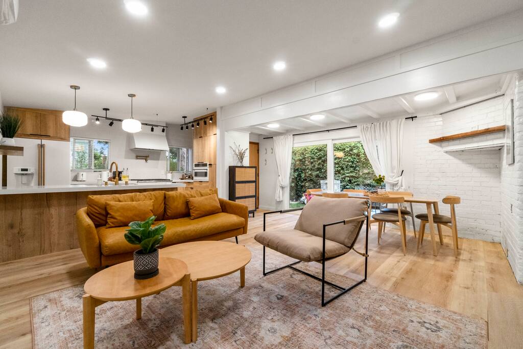 Airbnb Stylish Oceanside Oasis 10min LAX Free Parking