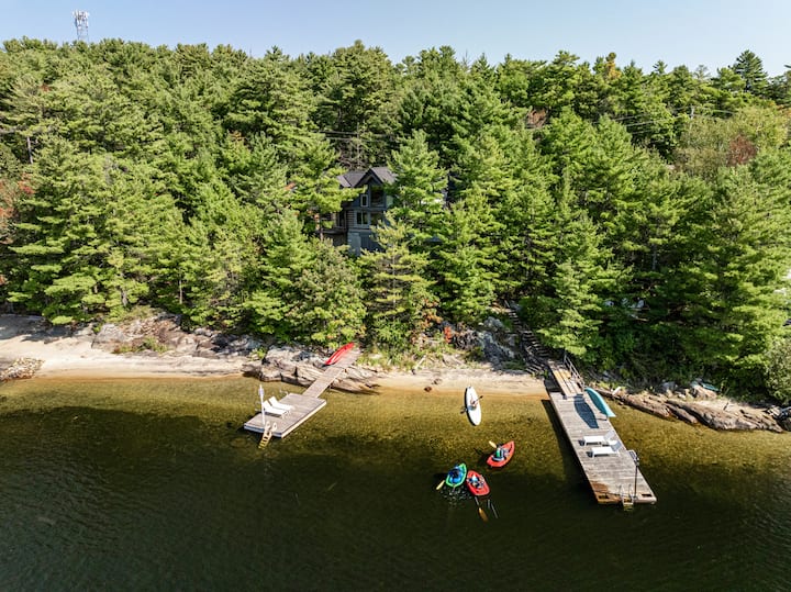 Hemlock Resort: Game Room, Hot Tub, Canoe, Firepit - Parry Sound