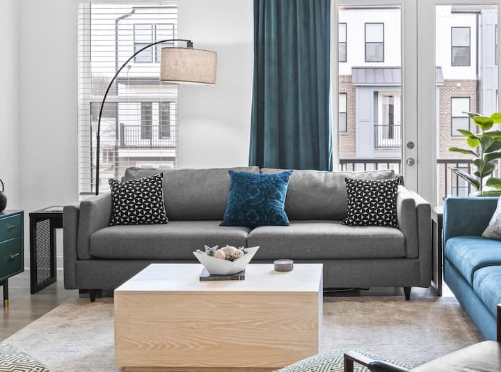 Spacious Downtown Raleigh Urban Retreat 2400 Sq Ft - Raleigh, NC