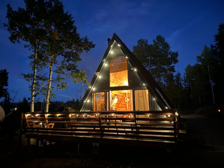 Magical A-Frame w/hot tub and mountain VIEWS - Cabins for Rent in