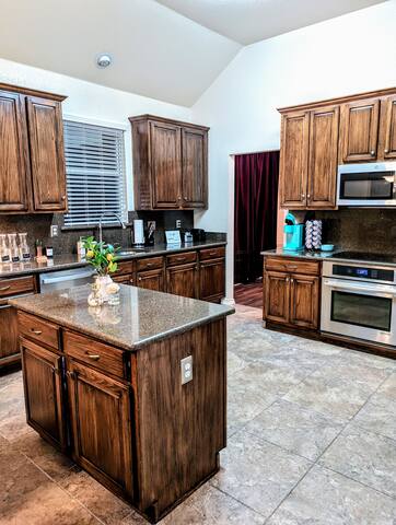 Girls Retreat! Stockyards & AT&T Stadium gallery image 5