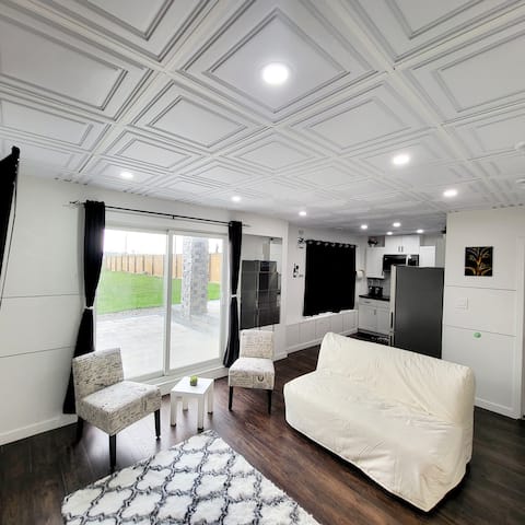 Top performing Airbnb: Private Entire Basement Suite -Walk Out- Lake View in Winnipeg Metropolitan Area