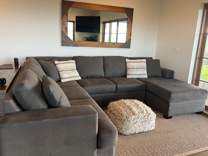 Prefumo Crest Ranch
Best Views In Slo - Avila Beach, CA