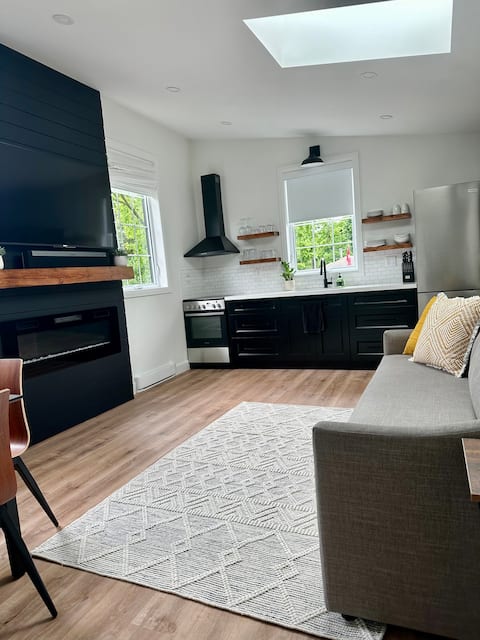 Popular Airbnb listing: Bright and Airy Guest Suite with Pool in Brampton