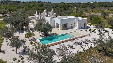 TD Marlù Luxury Trulli Experience w/ Stunning Pool