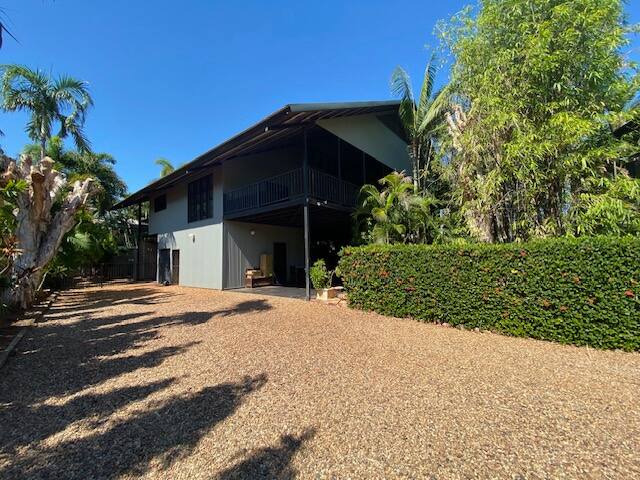 Sunset Oasis gallery image 4