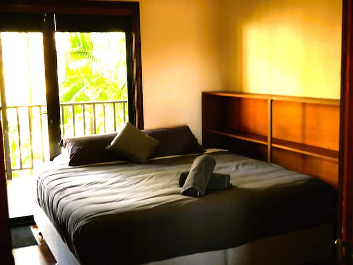 Chumba cha kulala /Kitanda cha King cha Ofisi ambacho kinaweza kubadilishwa kuwa 2 x King Singles