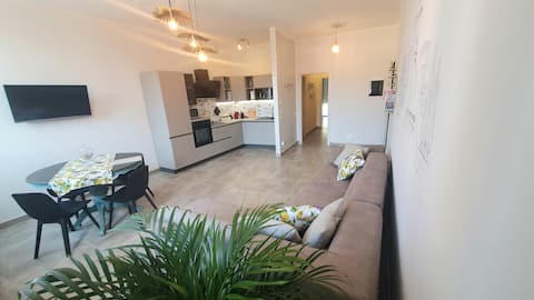Popular Airbnb listing: Sirmione4U-Casa Caleidos in Sirmione