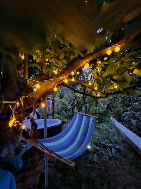 Lemon Garden Ap.-Private Garden, HotTub Jacuzzi