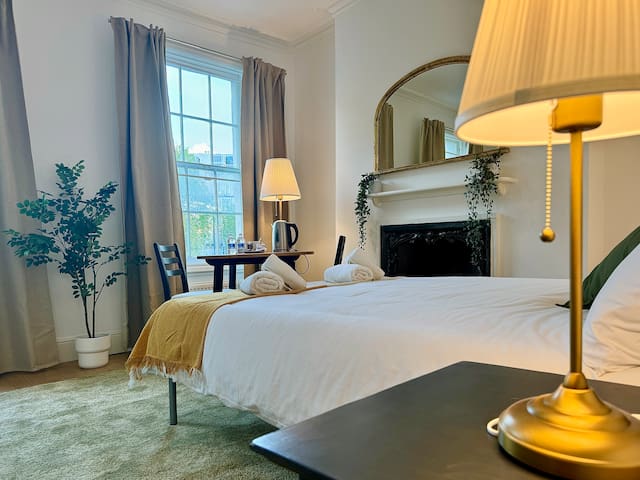 Roomy Apartment in King’s Cross gallery image 2