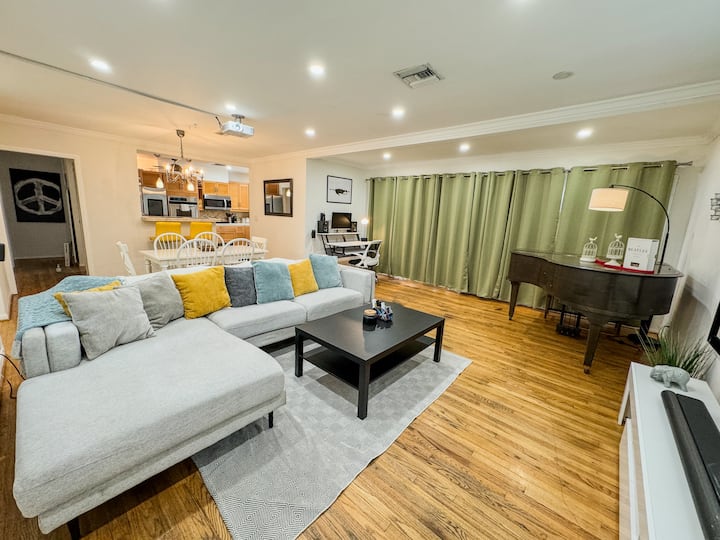Cozy La Haven: Near Attractions! - San Fernando, CA