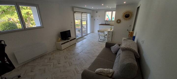 Appartement De 42m2 En Rdc Dans Quartier Calme - Bayonne