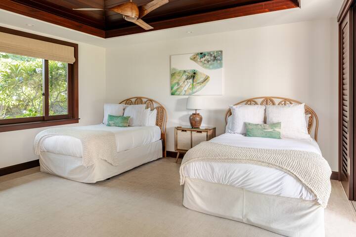 Fabulous Pauoa Beach Ocean Views gallery image 5