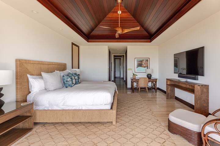 Fabulous Pauoa Beach Ocean Views