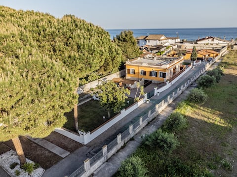 Villa Venere Superior [50MT SEA - Parking- Garden]
