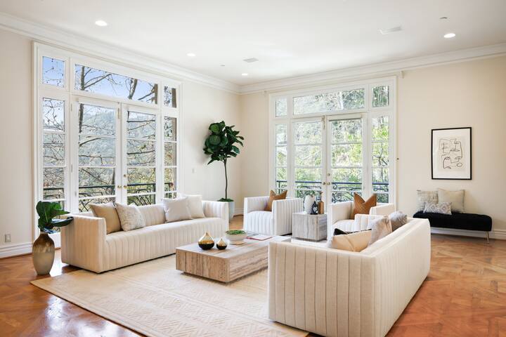 7BD Mediterranean Villa in the Heart of Bel Air gallery image 3