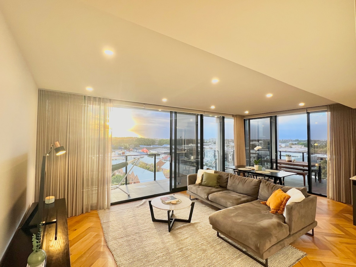 Popular Airbnb listing: Newcastle’s Harbour & Sunset View Glasshouse Apt. in Newcastle City Council