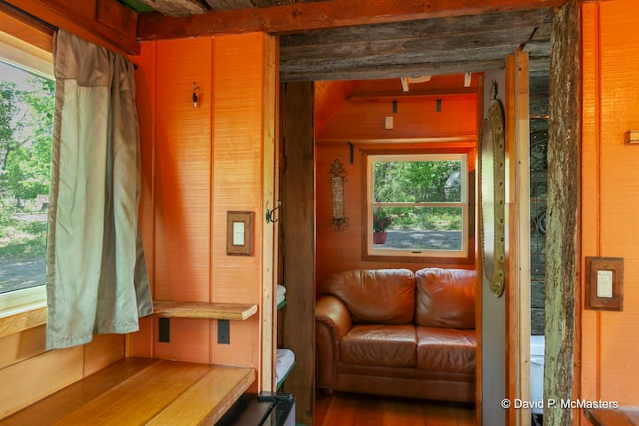 Romantic & Fun W/amazing Overlook & Hot Tub - West Virginia