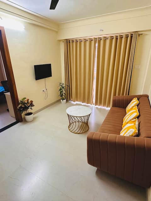 Owl's Retreat: 2BHK Modern AC Flat in Wakad, Pune