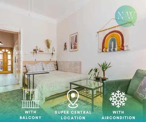 Sunny&Bright, centrally located, AC/balcony by NW
