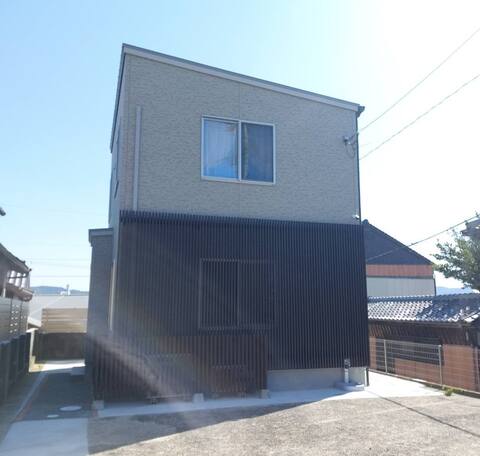 鶴城丸　＊唐津城より約10分、東唐津駅から徒歩28分（車4分）、和多田駅から徒歩26分（車4分）