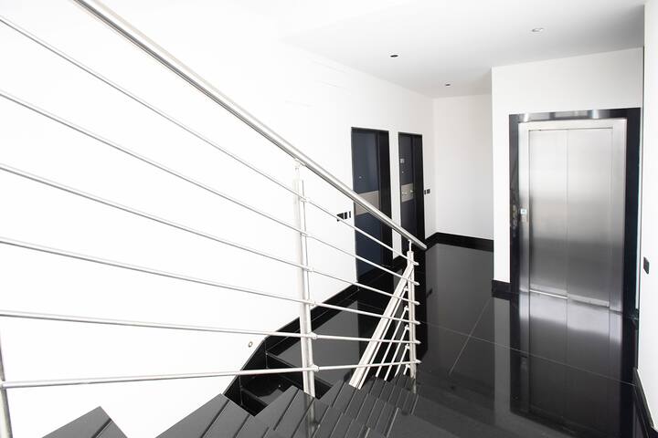 Spazioso appartamento lungomare Napoli gallery image 3