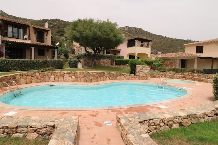 Appartement Spacieux Jardin, Véranda Et Piscine - Sardinia