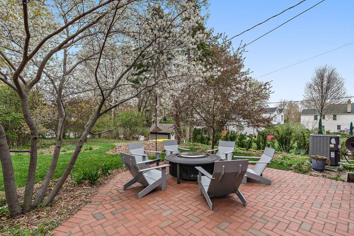 Lake Como Cabin gallery image 4