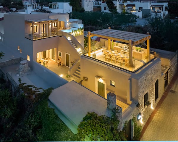 Kaptara Premium Villa, Plunge Pool & Jacuzzi’s