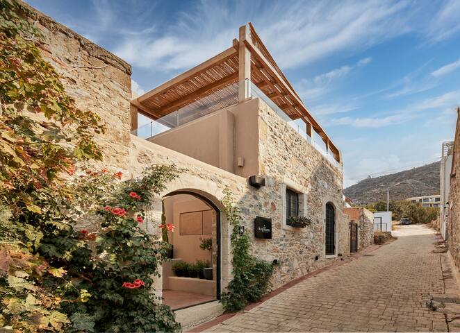 Kaptara Premium Villa, Plunge Pool & Jacuzzi’s gallery image 2