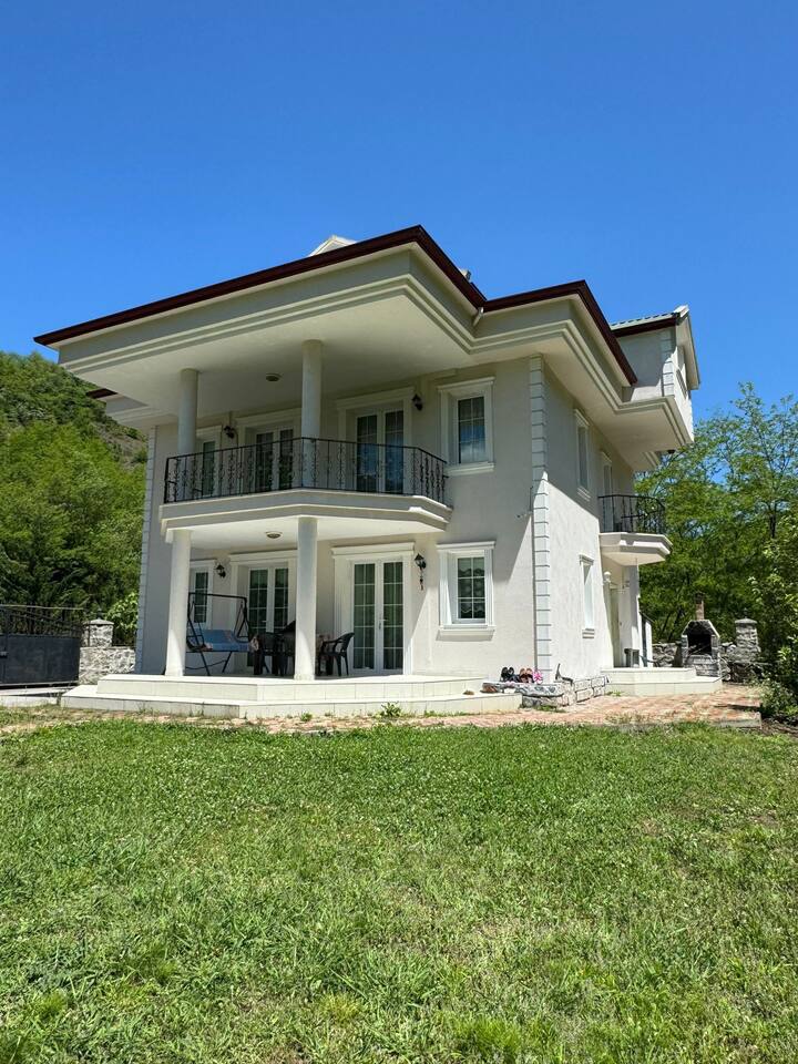 Doğa Manzaralı Villa - Maçka