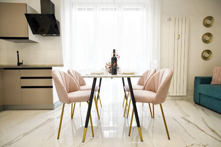 Luxury suite downtown, 2 Camere, 2 Bagni, Balcone gallery image 3