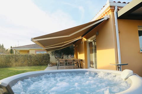 Pleasant spacious fully-equipped family villa