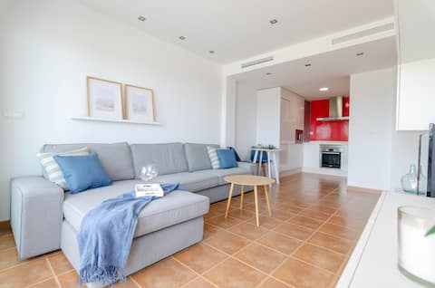 Anuncio de Airbnb popular: Modern Apartment 200m from the Beach with Pool en Mazarrón