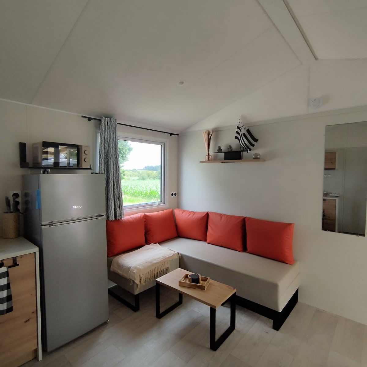 Top performing Airbnb: "Ambon Nature & Mer" tiny house in Ambon