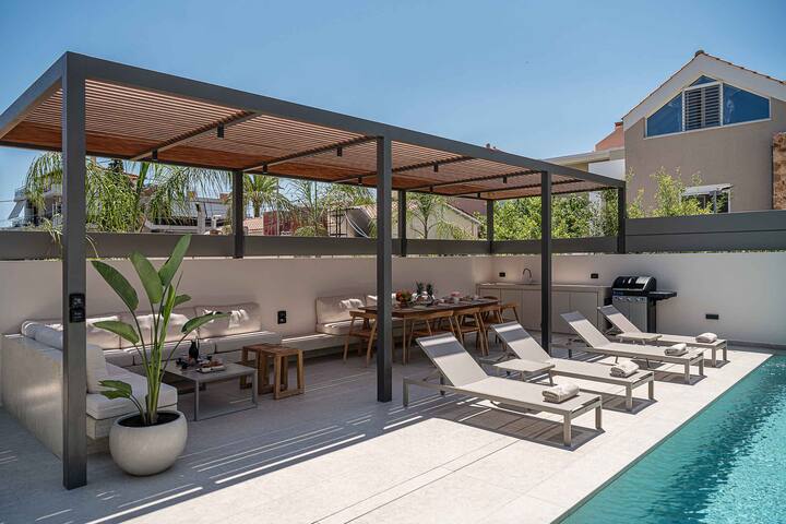 Sancy Luxury Villa I 400m beach, Heated* pool& Gym gallery image 3