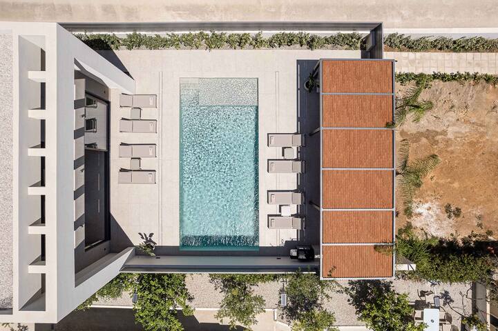 Sancy Luxury Villa I 400m beach, Heated* pool& Gym gallery image 2