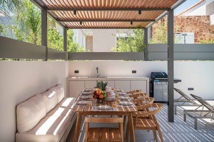 Sancy Luxury Villa I 400m beach, Heated* pool& Gym gallery image 5