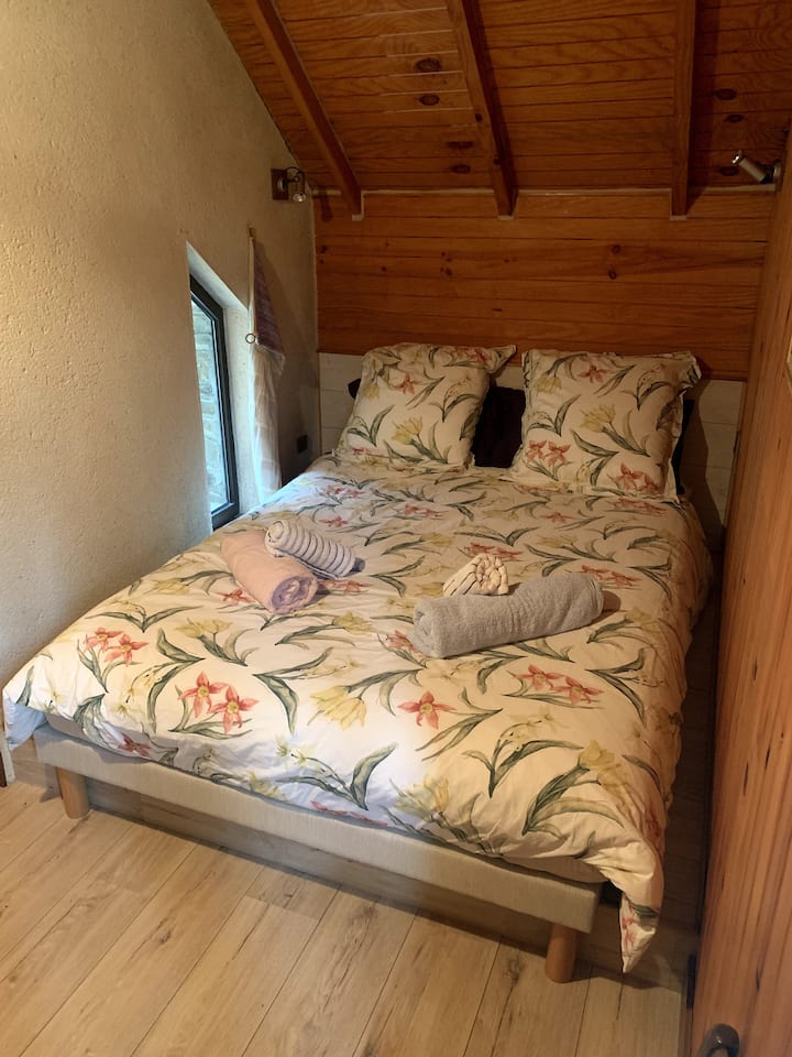 ropa de cama nueva, cambiada en julio de 2025 