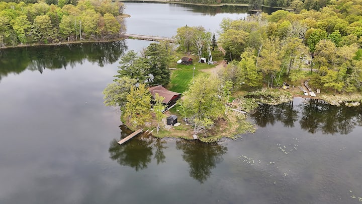 Sutter's Point: Hot Tub, Sauna, Private Peninsula