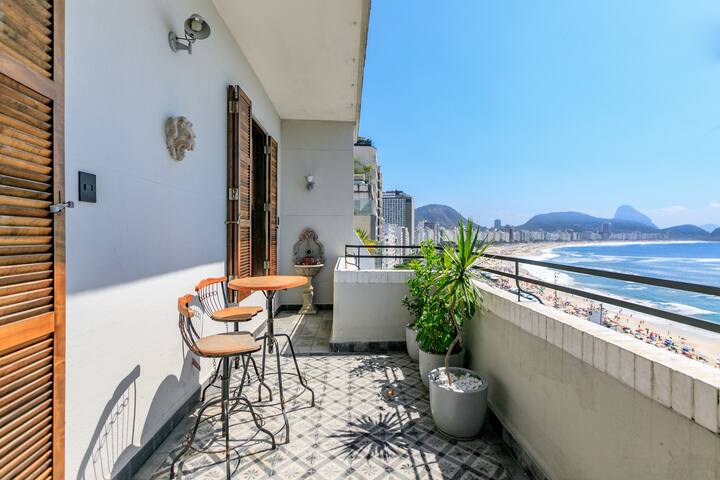 BBBeautiful and renovated penthouse facing the sea