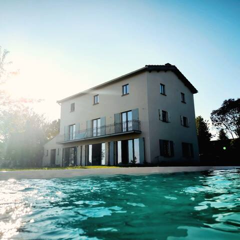 Large Charming Country House of 300 m2