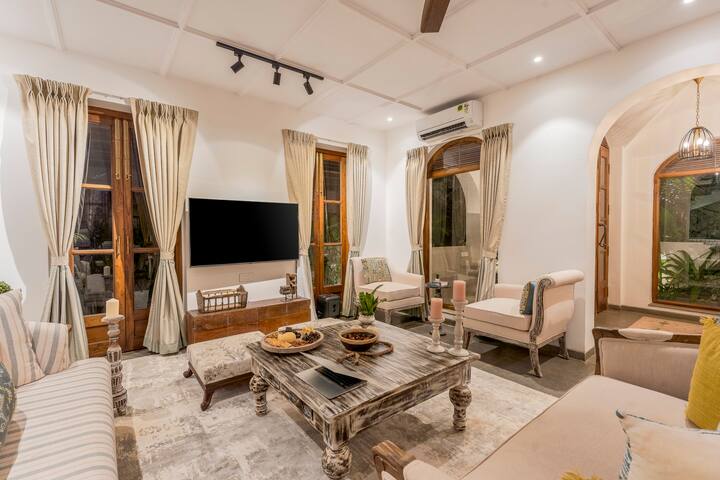 Living room image 5