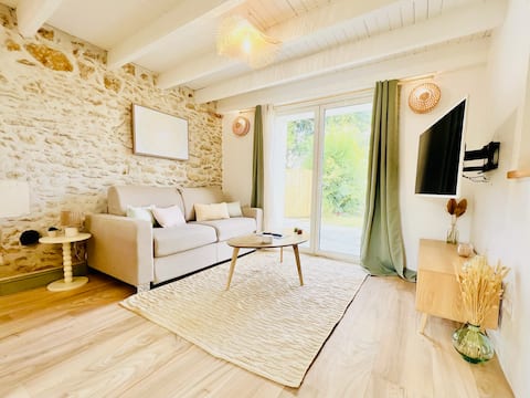 LES FRANC set of 2 cottages that make it a great