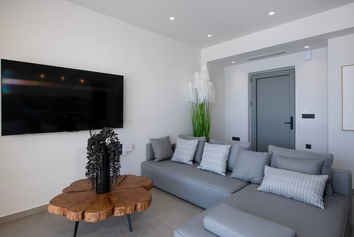 Luxury villa with romantic sea view (Tropicana). gallery image 3