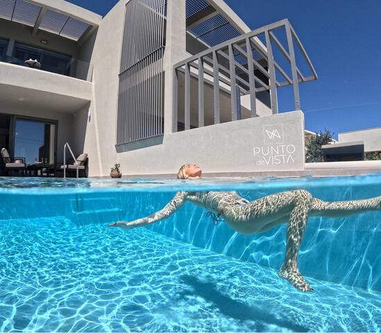 Peaceful Villa with a sea view (Blue Macaw Villa) gallery image 2