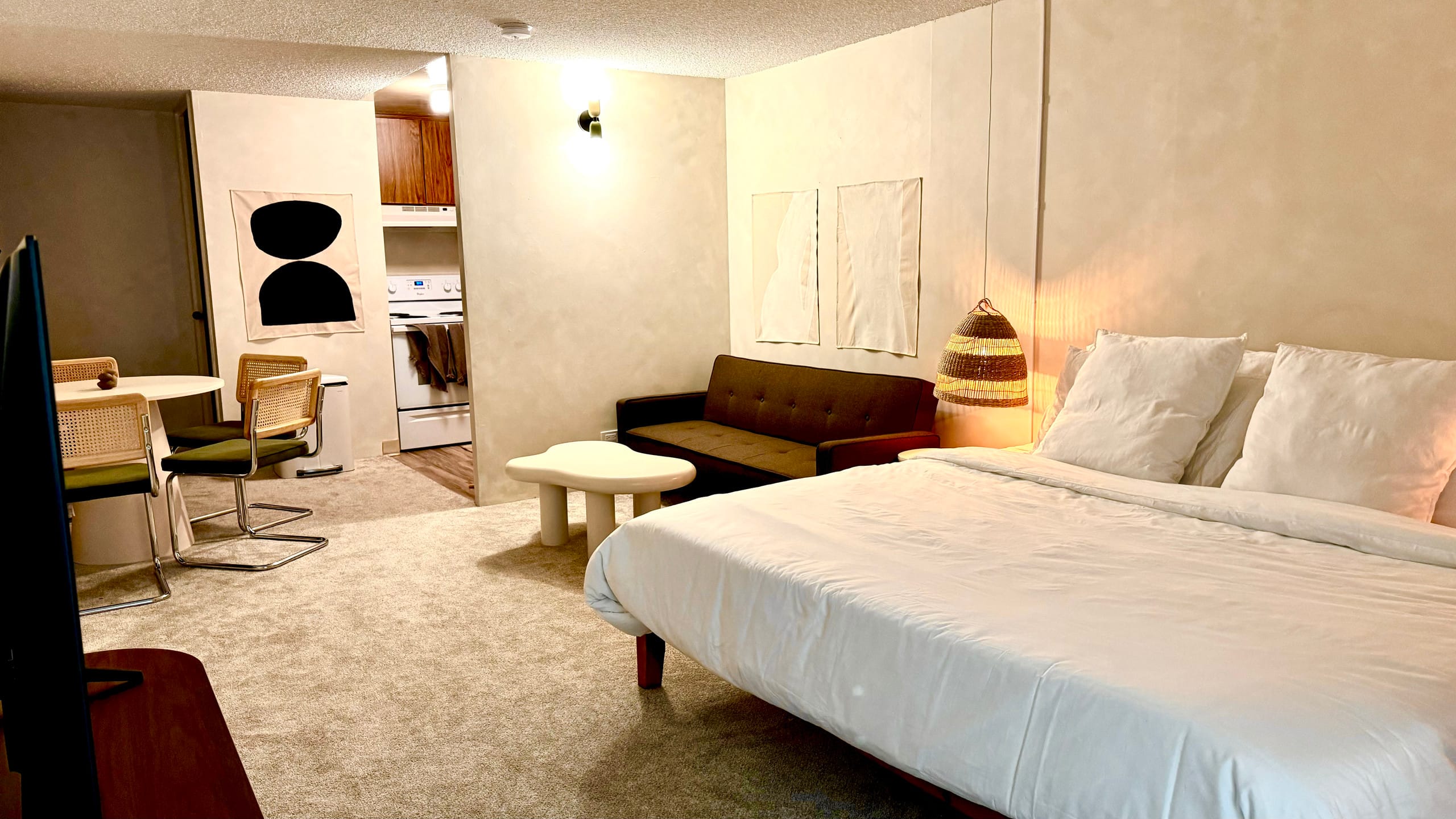 Condo in Honolulu · ★4.66 · Studio · 2 beds · 1 private bath - Image 37