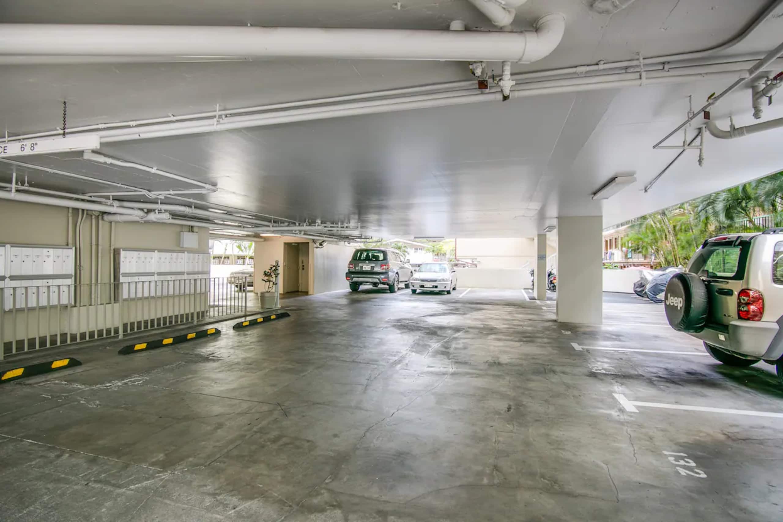 Condo in Honolulu · ★4.66 · Studio · 2 beds · 1 private bath - Image 25