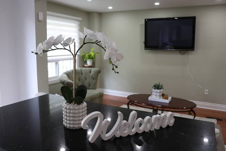 Airport Hostel Private Room - Mississauga